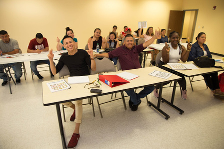 mejores escuelas de inglés para adultos en Houston TX